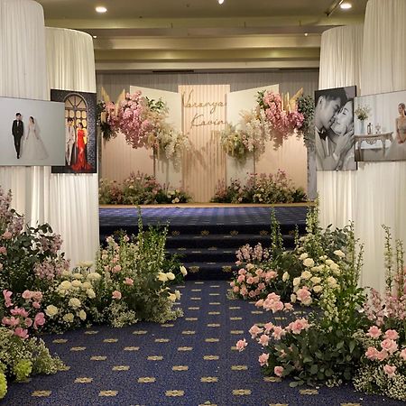 Royal Phuket City Hotel Εξωτερικό φωτογραφία The stage of the 2019 ceremony