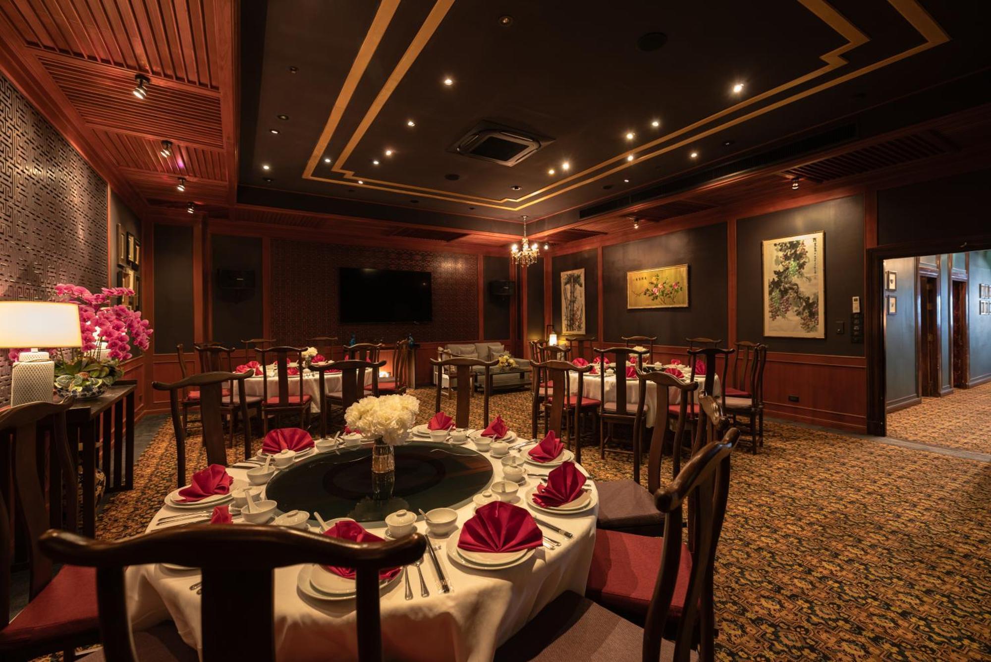 Royal Phuket City Hotel Εξωτερικό φωτογραφία Interior of the restaurant