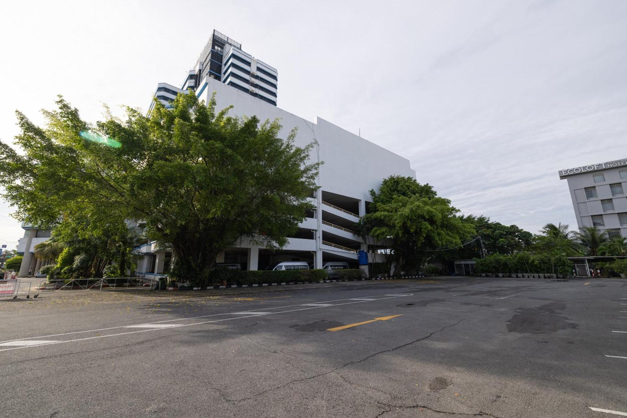 Royal Phuket City Hotel Εξωτερικό φωτογραφία The building of the university library