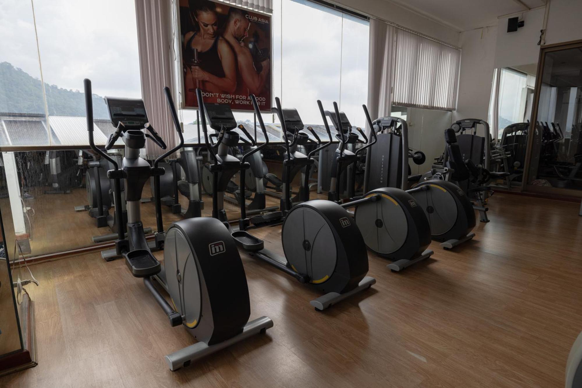 Royal Phuket City Hotel Εξωτερικό φωτογραφία Elliptical cross trainer