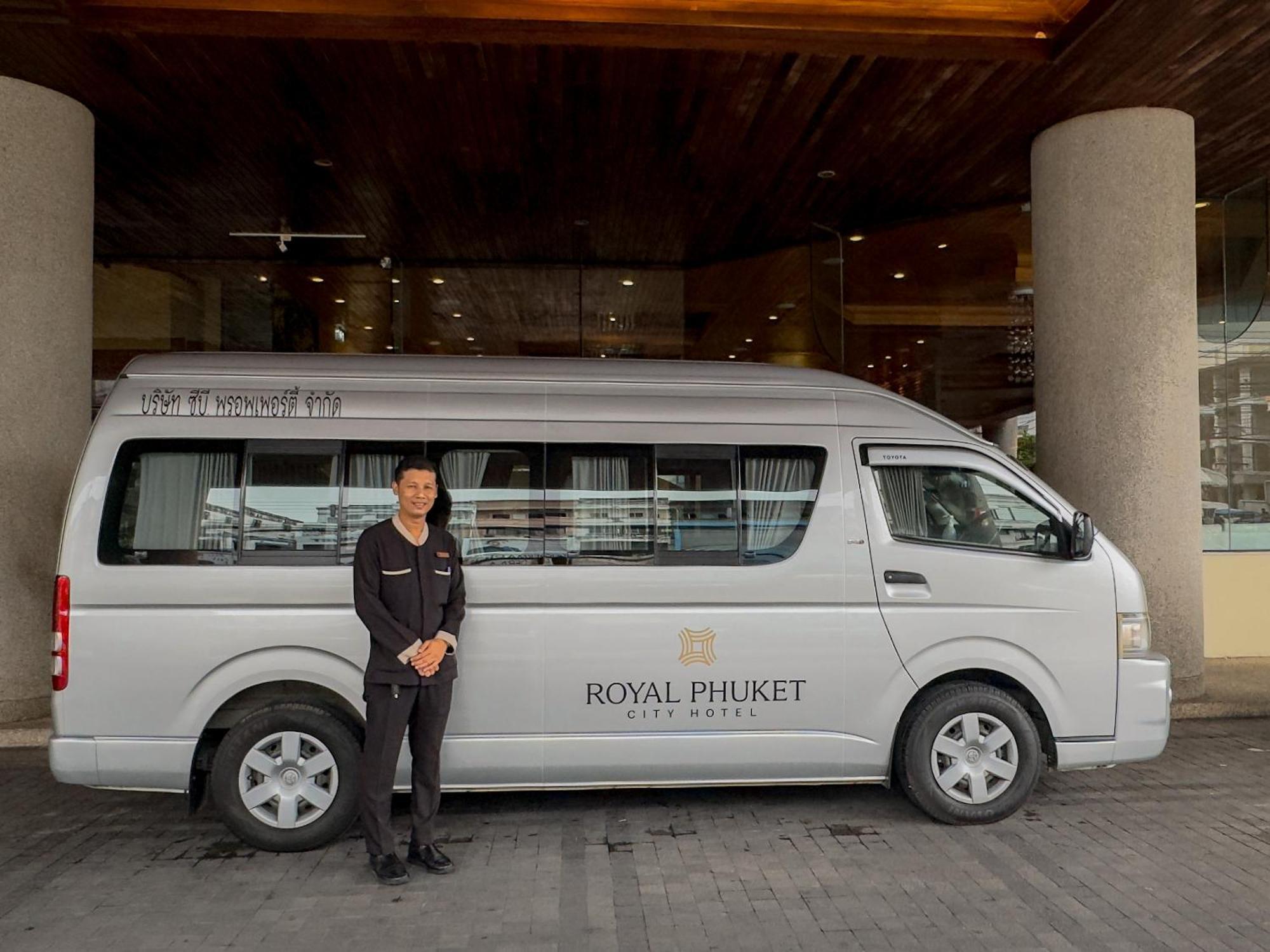 Royal Phuket City Hotel Εξωτερικό φωτογραφία Toyota Commuter