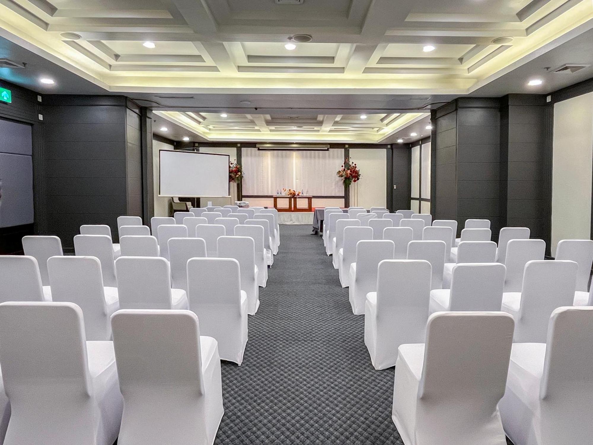 Royal Phuket City Hotel Εξωτερικό φωτογραφία The ballroom
